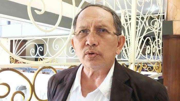 Politisi-senior-Partai-Golkar-Freddy-Poernomo-saat-ditemui-di-DPRD-Jatim