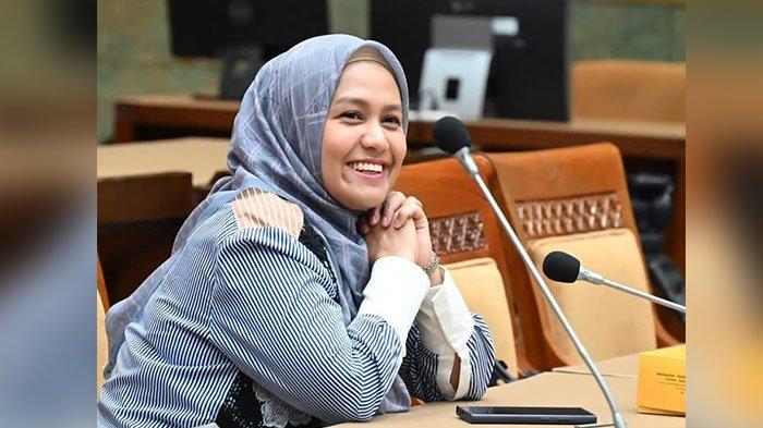 Sosok-Karmila-Sari-politisi-golkar-riau