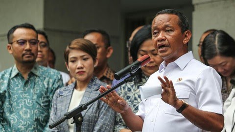 konferensi-pers-menteri-esdm-soal-impor-bbm-nonsubsidi-1758276953358_169