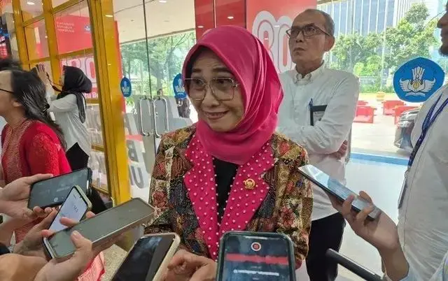 hetifah_di_kemendik_6273817ca8