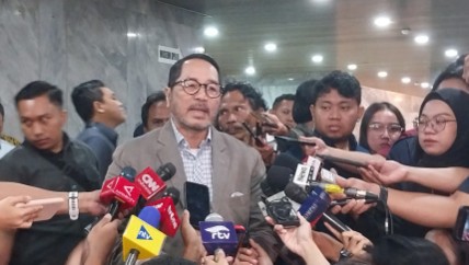 legislator-hilirisasi-dapat-perkuat-struktur-ekonomi-indonesia-29122025-213214_copy_428x242