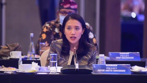 puteri-anetta-komarudin_169