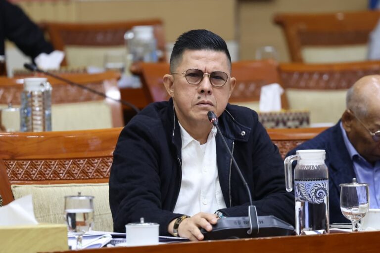 Anggota_Komisi_III_DPR_RI_Soedeson_Tandra__dalam_Rapat_Panja_Perubahan_RUU_Tentang_Polri_di_Gedung_20260608160021-768x512