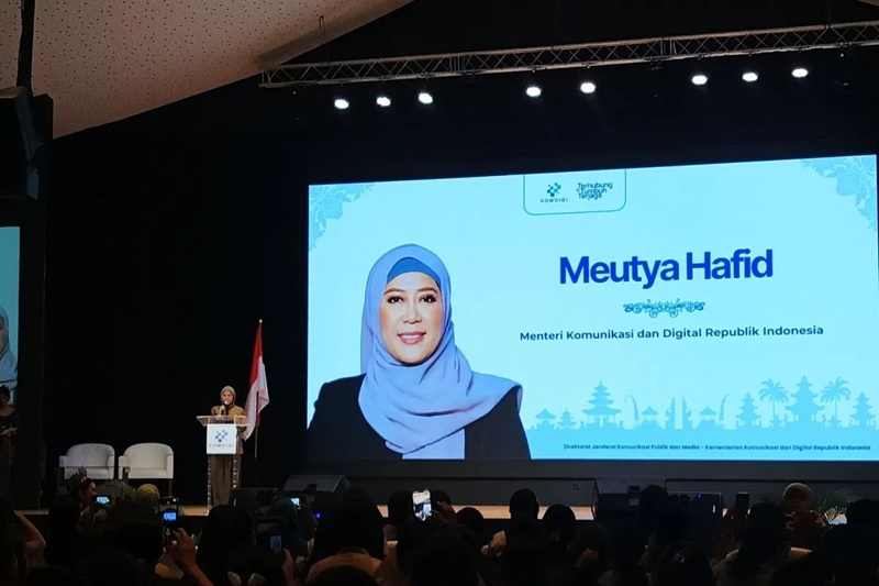 1107--meutya hafid menkomdigi2