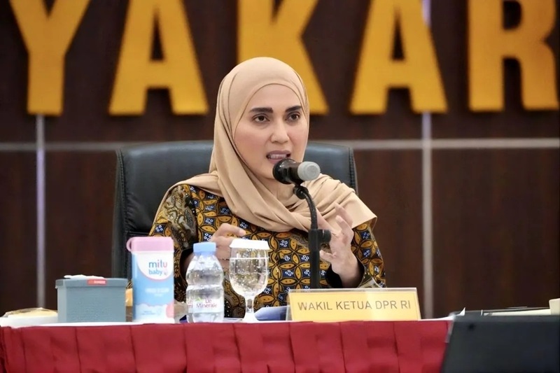 1407--sari yuliati dpr